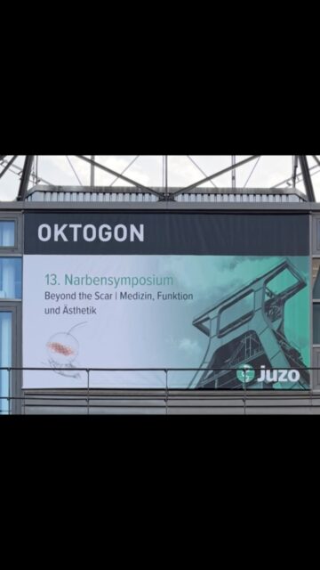13. Narbensymposium im Oktogon der Zeche Zollverein, Essen. Vielen Dank an Prof. Marcus Lehnhardt mich eingeladen zu haben, einen Vortrag zu halten. Bei dem Symposium wurden Vorträge aus allen vier Säulen der Plastischen Chirurgie, der Rekonstruktiven-, Verbrennungs-, Hand- und Ästhetischen Chirurgie in Bezug auf Narben gehalten. Ich durfte über meine Facelifttechnik referieren. Es war schön, viele geschätzte Kollegen getroffen und Neue kennengelernt zu haben.