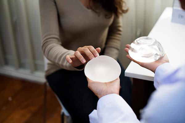 Brustrekonstruktion mit Implantaten Brustrekonstruktion mit Implantaten